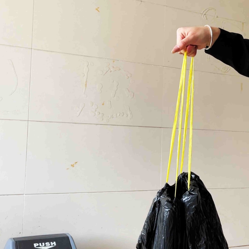 Простая упаковка продуктов с помощью этой вязаной сумки для мусора